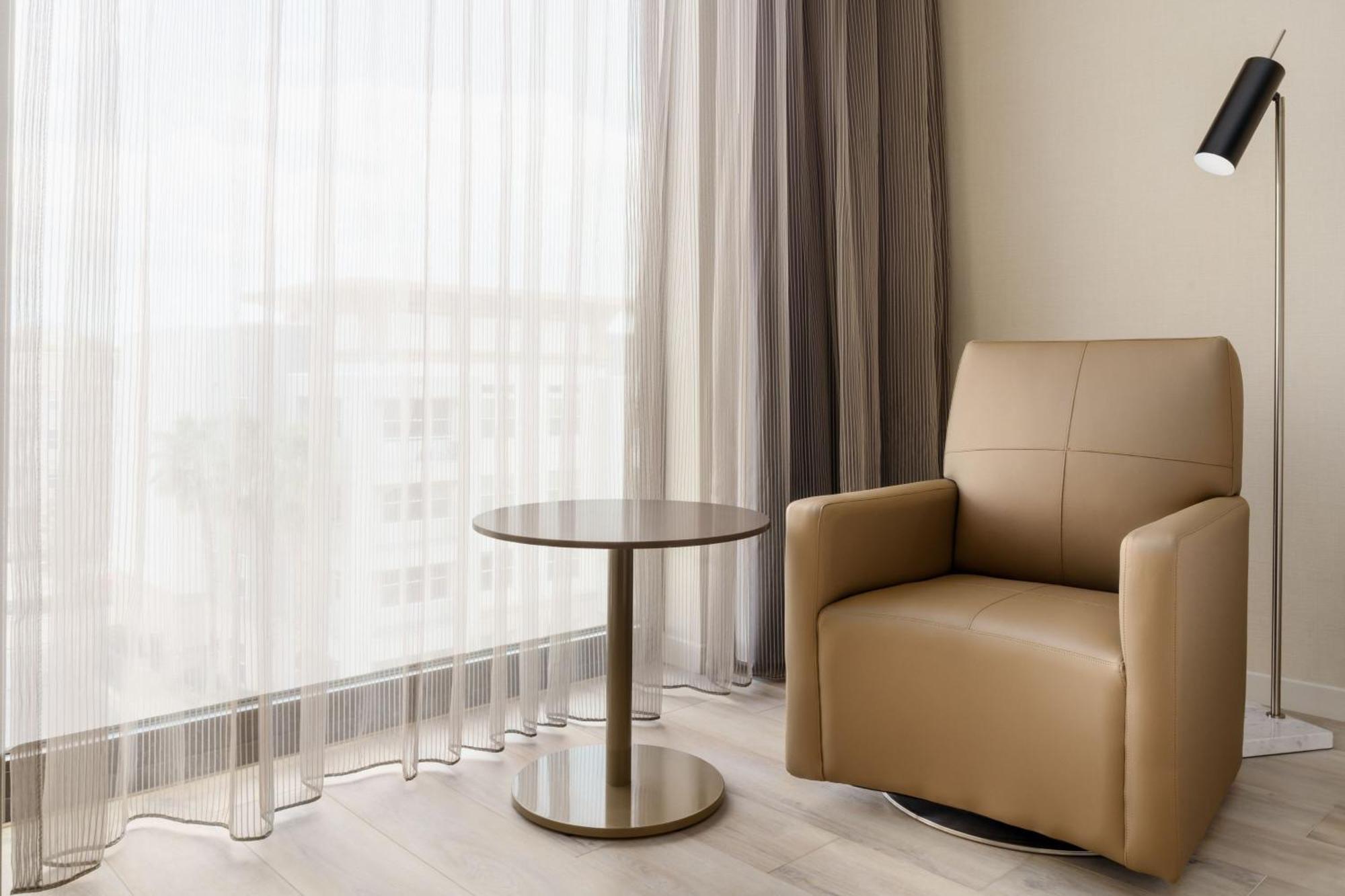 Ac Hotel By Marriott Jacksonville St Johns Town Center Экстерьер фото